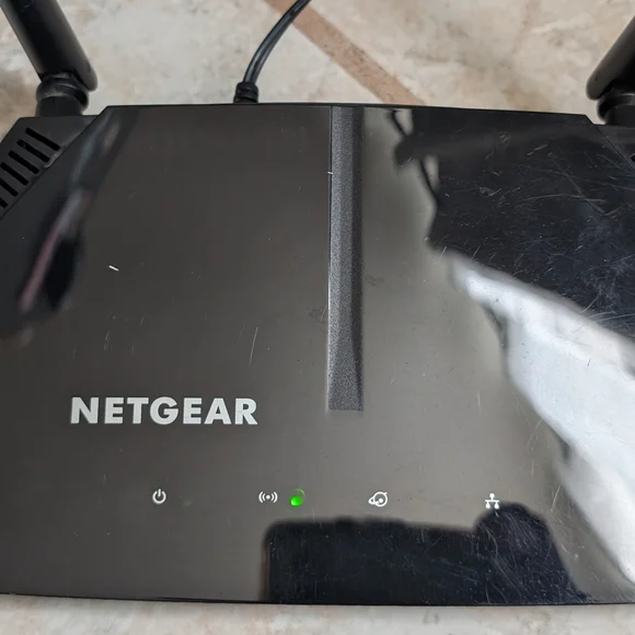 NETGEAR Black Wireless Router - Picture 7 of 7